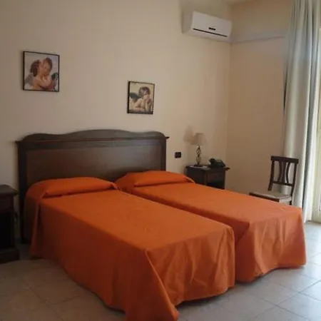 Fiumefreddo Hotel