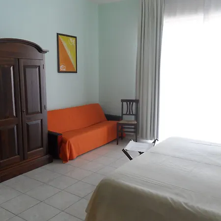 Hotel Fiumefreddo 3*