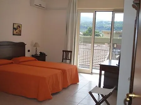 Fiumefreddo Hotel 3*